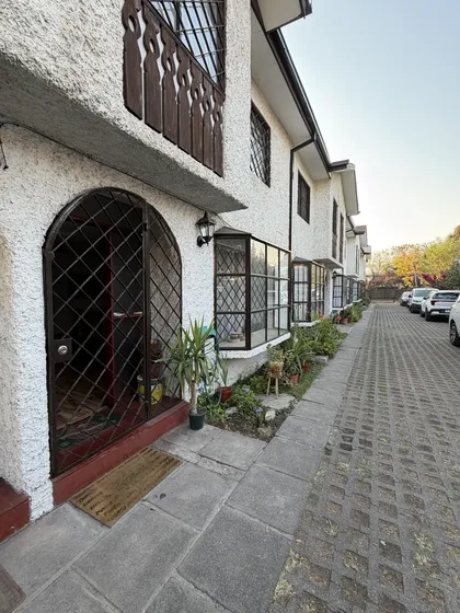 Casa 2 Pisos En Condominio Cerrado En Ñuñoa