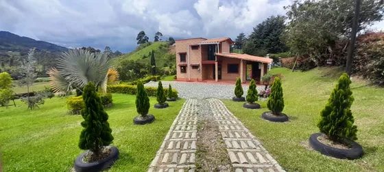 Se Vende Agradable Casa Campestre En Santuario