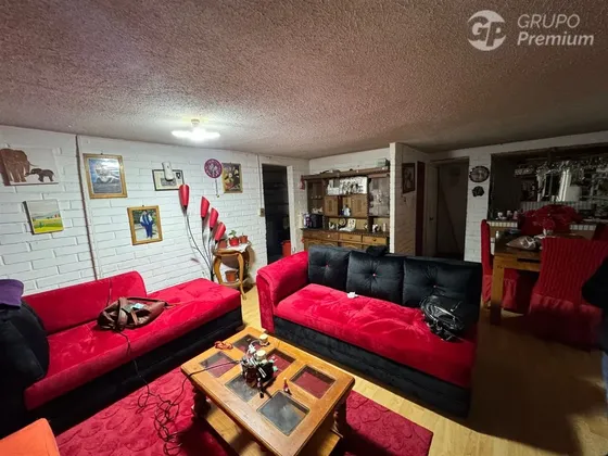 Casa En Venta De 4 Dorm. En Pudahuel Con Depto En 2do Piso