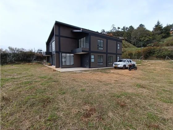 Casa Campestre Para La Venta En Bello - Norte America