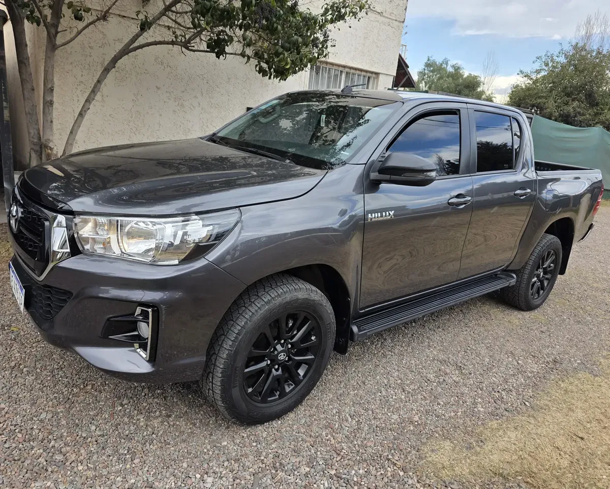 Toyota Hilux Sr 4x2,  49.500 Km
