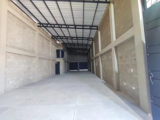 Bodega En Arriendo En San Miguel. Cod A27755