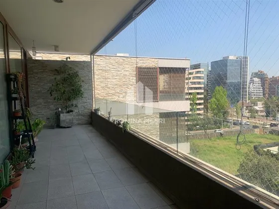 Dúplex En Venta En Vitacura Con Dos Amplias Terrazas