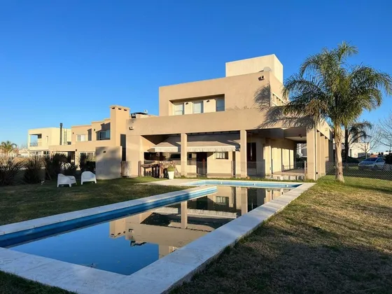 Alquiler- Casa En Country Terravista