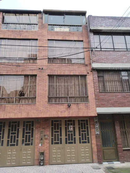 Casa Amplia Y Bien Ubicada En Bosques De Mariana!