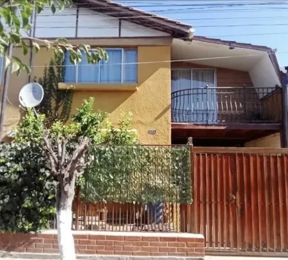 Casa Ampliada, Baño De Visita Y Baño En Segundo Piso.
