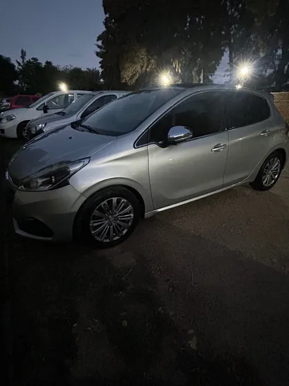 Peugeot 208 1.2 Active 5p