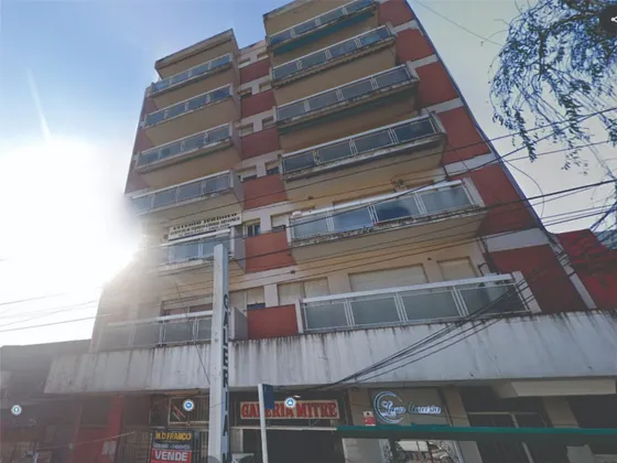Monoambiente Frente A Plaza Mitre