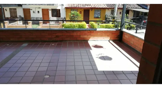Local Para Arriendo En Jardines Del Tambo