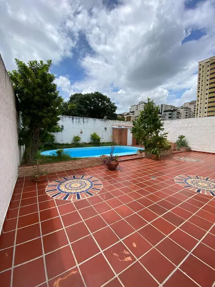 Venta De Casa En La Trigaleña Baja, Valencia Norte. Rs
