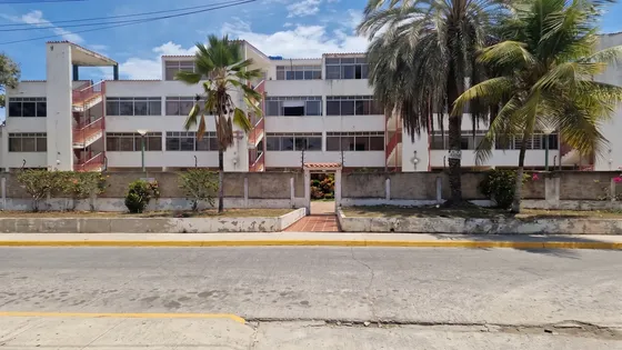 Re/max 2 Mil Alquila, Apartamento Con Vista Al Mar En Pampatar, Nueva Esparta, Isla De Margarita