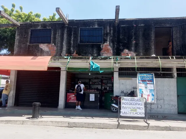 Vera Casa Inmobiliaria Vende Local Comercial En Plaza De Toros Valencia L/firma Ab-2