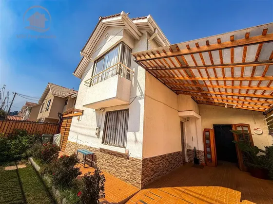 Casa En Venta De 3d3b Con Ampliación Y Local Comercial
