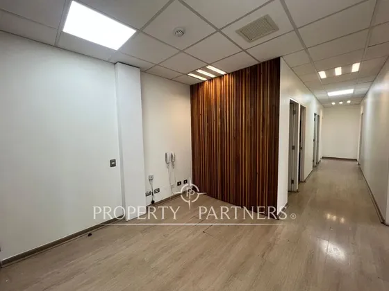 Estupenda Oficina Con Preciosa Vista. 129 M2, 3 E...