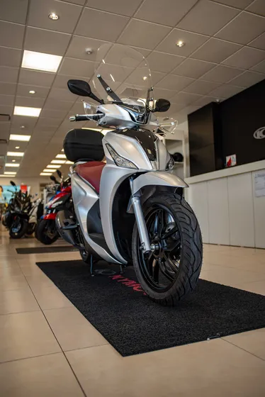 Scooter Kymco New People 150i 2025 - Kymco Resonancias