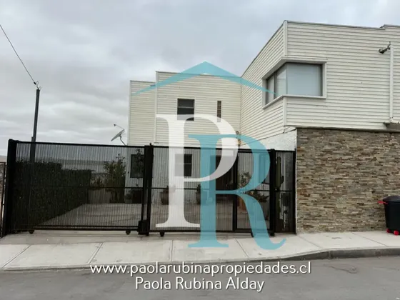 Casa En Arriendo En Bahía Inglesa