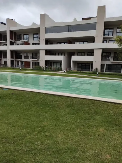 Excelente Departamento Con Gran Balcón Y Terraza. Vivo Tortuguitas. Escritorio