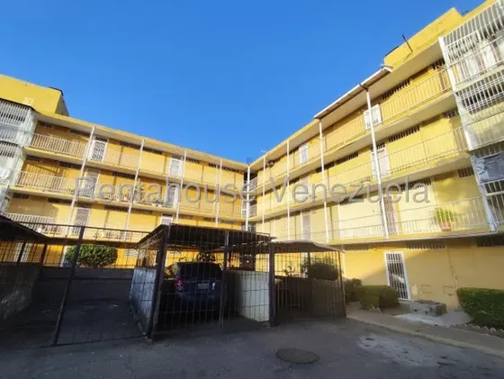 Adl. En Venta Apartamento Bloque Raul Leoni Ii Maracaibo Mls #26-12382