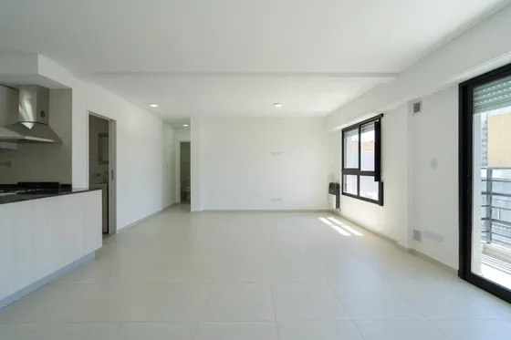 Venta Departamento 3 Ambientes Con Cochera En Tapiales.