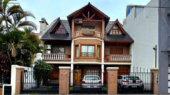 Venta Tríplex 5 Amb Jardín Cochera Ramos Mejia