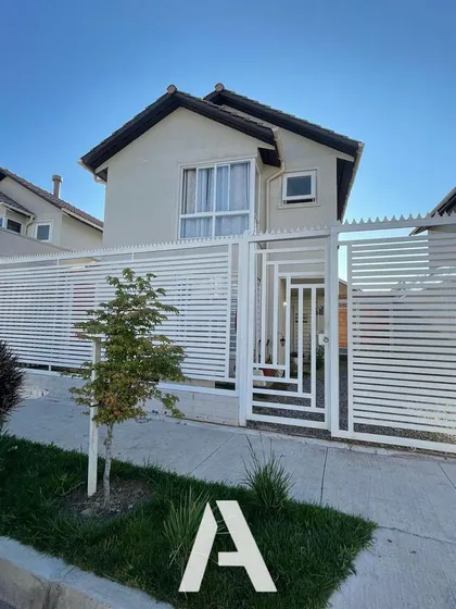 Venta Casa En Maipú 3 Dorm, 3 Baños, 2 Estacionamientos