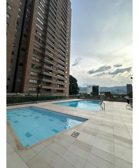 Vendo Aparatmento Medellín Ciudad Del Río 121 M2 Ch