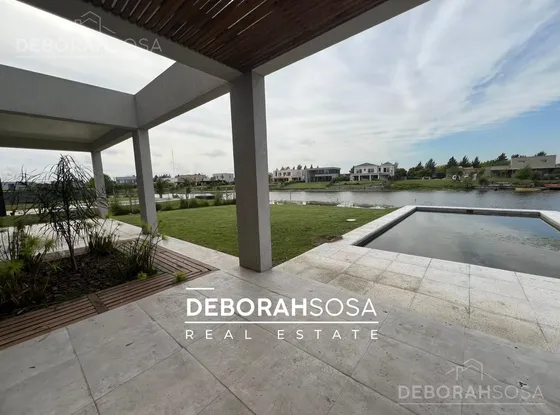 Casa En Venta 5 Ambientes A La Laguna A Estrenar Barrio San Matias Escobar Pileta