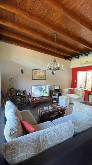 Casa En Venta - 2 Dormitorios 2 Baños - La Plata