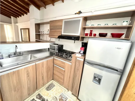 Apartamento En Venta En Laureles, Medellín Con Parqueadero Cubierto