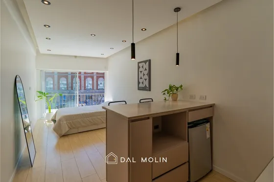Departamento Remodelado Y Amueblado Con Balcón Frente Al Casino Provincial