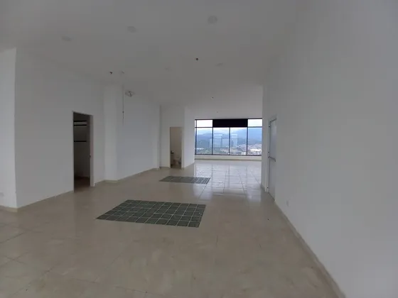 Local En Venta En Chipre (279058938).