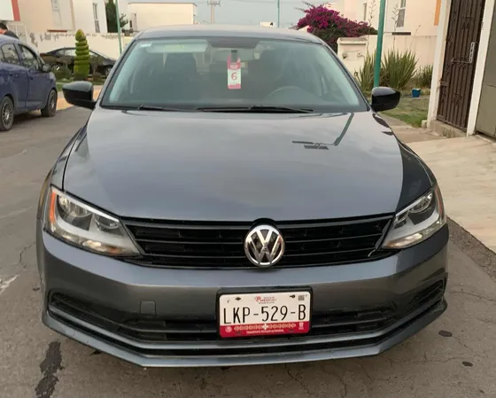 Volkswagen Jetta 2.0 L4 Mt