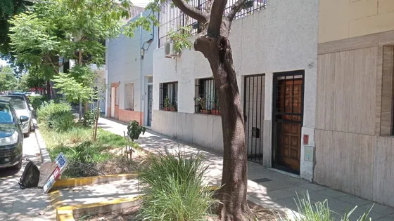 Usd 94000  Sup 91,05m2 (51,81cbta+40,24dbta) Boedo: Castro Al 1000 Ph S/exp.  2ptas Ultimo Fondo. Patio+tza 