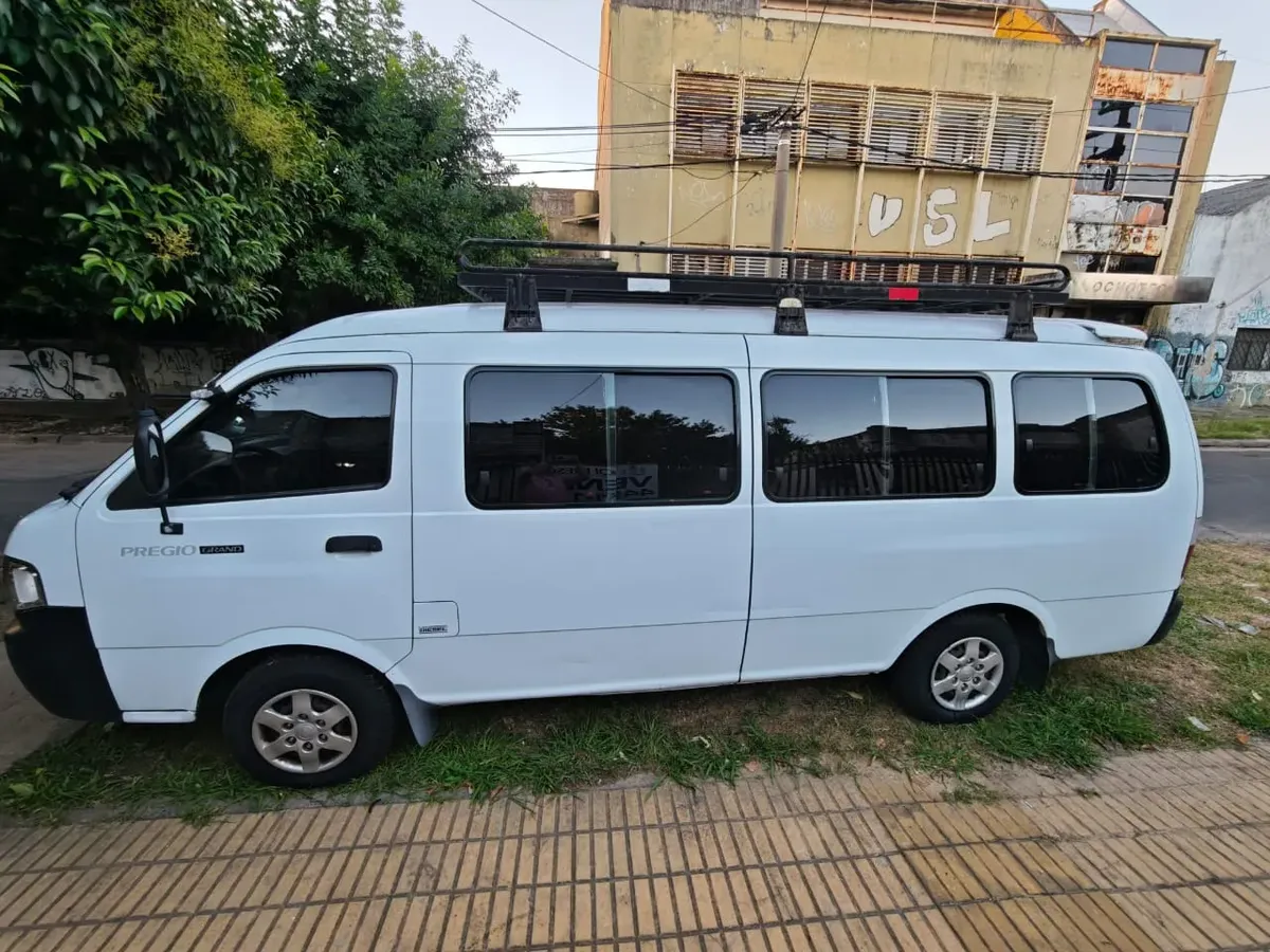 Kia Pregio 2.7 D Minibus