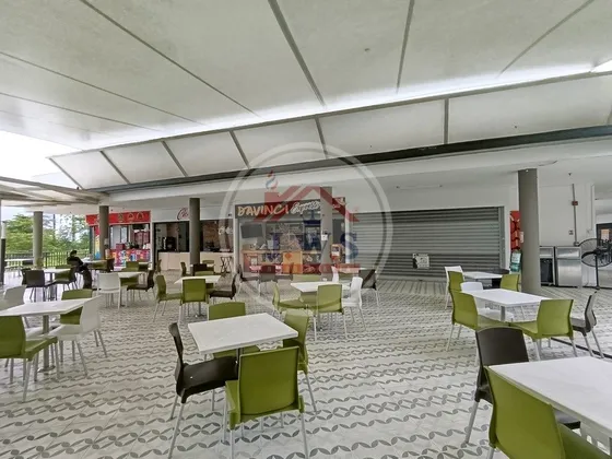 Venta De Local Comercial Esquinero En La Plazoleta De Comidas Del Centro Comercial Hacienda Rosablanca  Villavicencio | Jws Inmobiliaria
