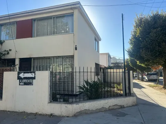 Casa Se Vende En Viña Del Mar, Cerca Mall, Playas, 4 Oriente