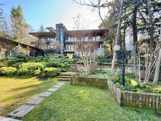 Espectacular Casa Estilo Contemporáneo - Lo Curro