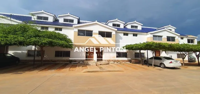 Townhouse En Venta En Villa Toscana Maracaibo Api 3308