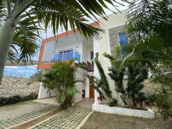 Villa En Venta En Punta Cana, El Ejecutivo, 3 Habitaciones, Amoblada Con Piscina