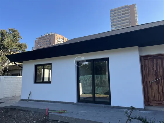 Casa En Venta De 3 Dorm. En Las Condes