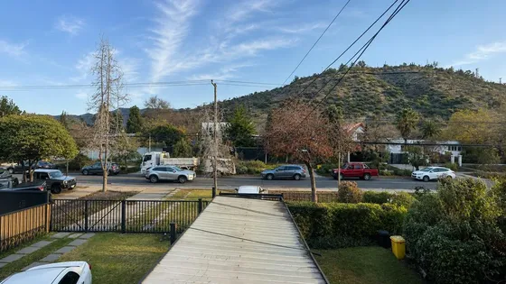 Oportunidad Amplia Casa Con Perfecta Ubicación En Las Condes