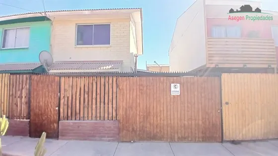 Casa En Venta De 3 Dorm. En Copiapó