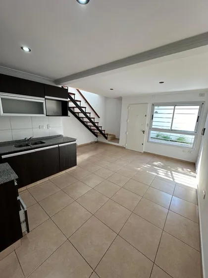 Ph En Venta - 2 Dormitorios 3 Baños - 72mts2 - Don Bosco, Quilmes