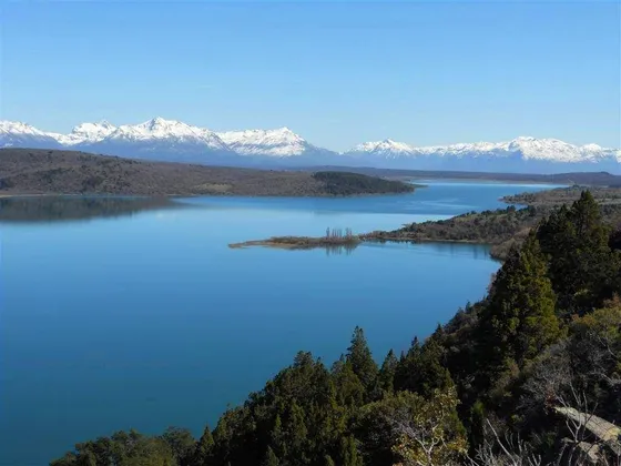 Chacra Lago Rosario. Chubut. Luz Y Agua. 