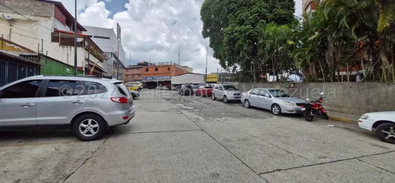 Maripérez !! Estupendo Local Comercial A Pie De Calle, 70 M2, 1 Baño, 2 Pe, Cómodos Espacios, Facilidades Para Carga Y Descarga De Mercancía. Extraordinaria Ubicación !!