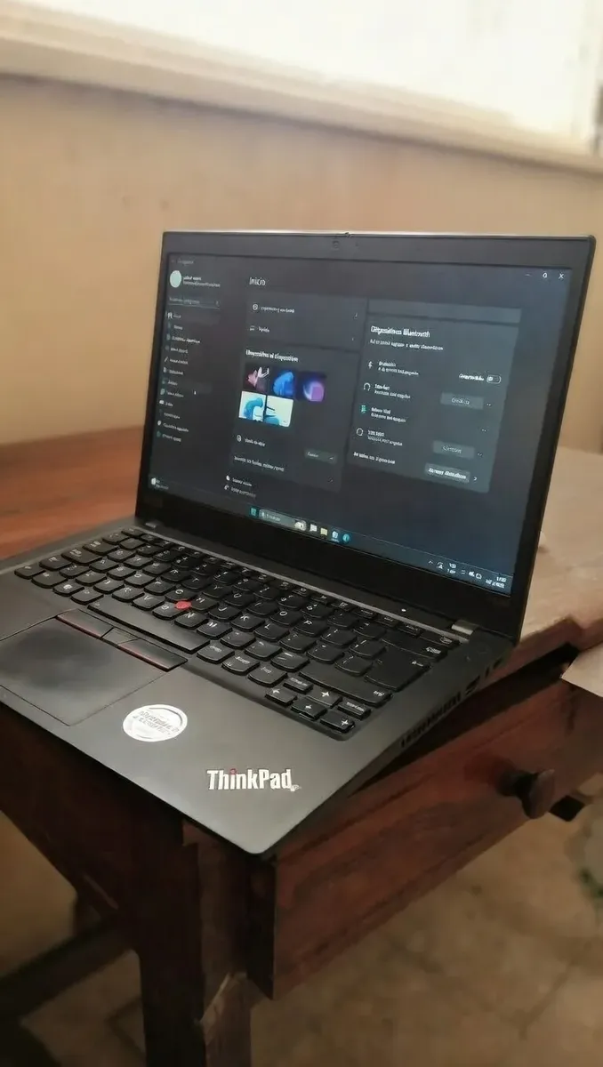 Lenovo Thinkpad (modelo T490) - Excelente Estado437805854900234241