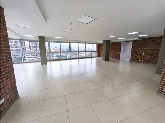 296m2 Oficina Arriendo Castropol, Medellín