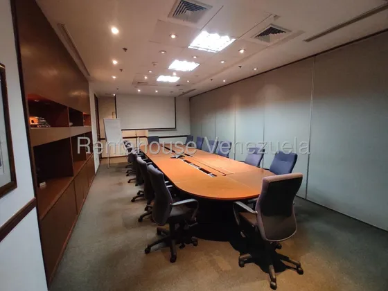Rf Oficina En Venta En La Castellana Cc San Ignacio Remodelada Y Amoblada Lista Para Comenzar A Operar Tu Emresa Acondicionada Para Empresas Grandes Muy Buena Oportunidad Agenda Tu Visita