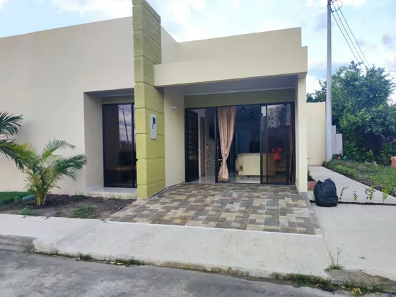 Moderna Casa Esquinera En Zona De Valorizacion