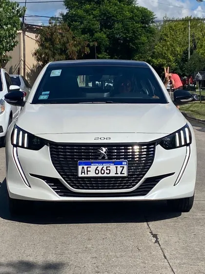 Peugeot 208 1.6 Road Trip